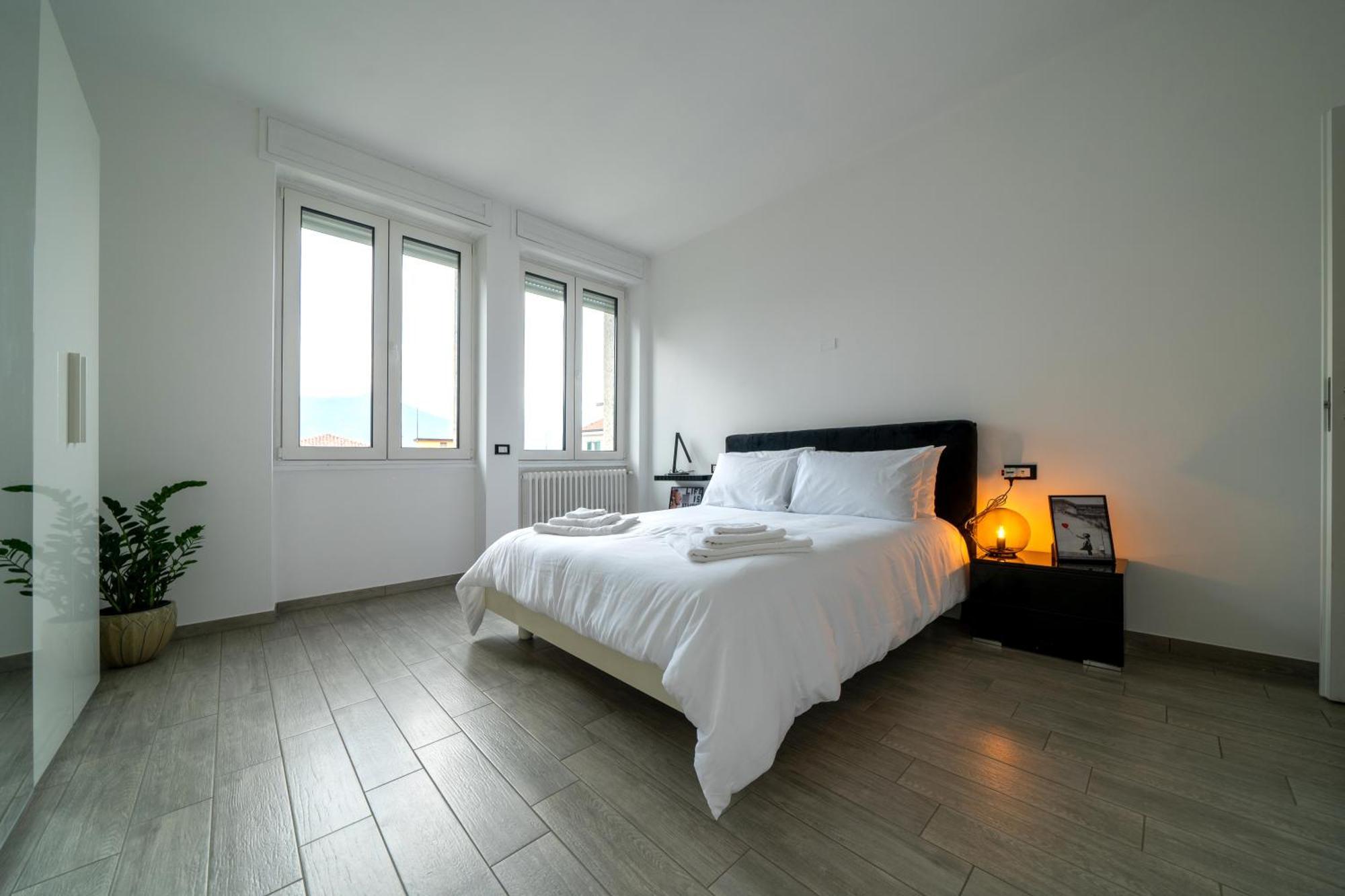 Honey House - Vista Lago E Montagne Luino Exterior photo